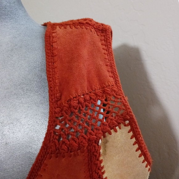 Vintage 1970's leather and crochet vest - Picture 2 of 8